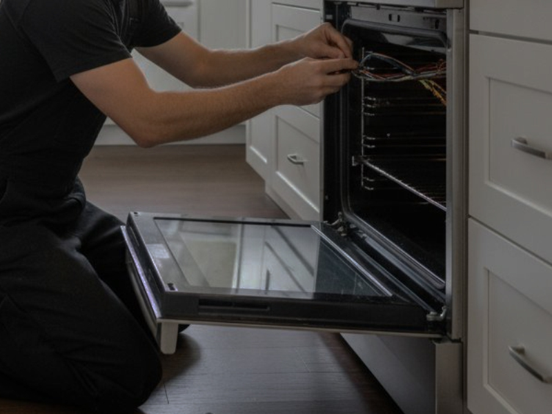 Thermador oven and stove man for repairing